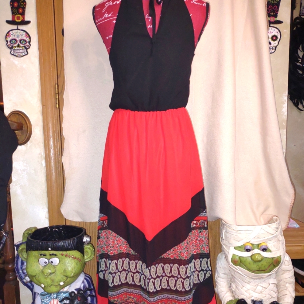 Adorable Xtaren halter dress